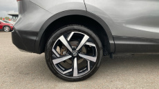 Nissan Qashqai 1.3 DiG-T N-Motion 5dr Petrol Hatchback